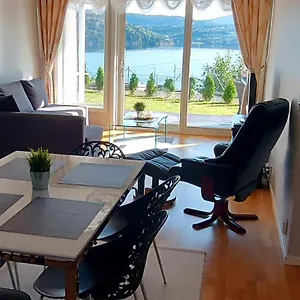 Apartment Bjornestrand Fjordside View, Bergen
