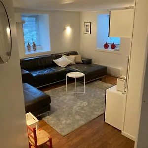 Kjellerleilighet - Naert Haukeland Sykehus. Apartament