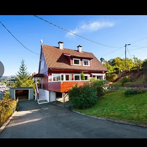 Apartment Kjellerleilighet I Fana Til Leie-med Gratis Parkering Og Mange Kollektiv Reisemuligheter, Bergen