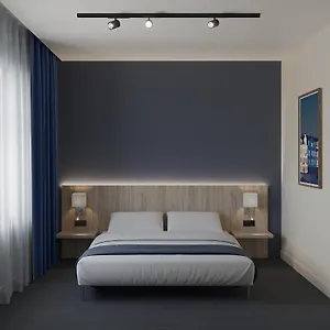 Breeze Victoria Hotel